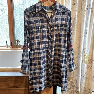 Johnny Was 3J Workshop Embroidered Flannel long button up top